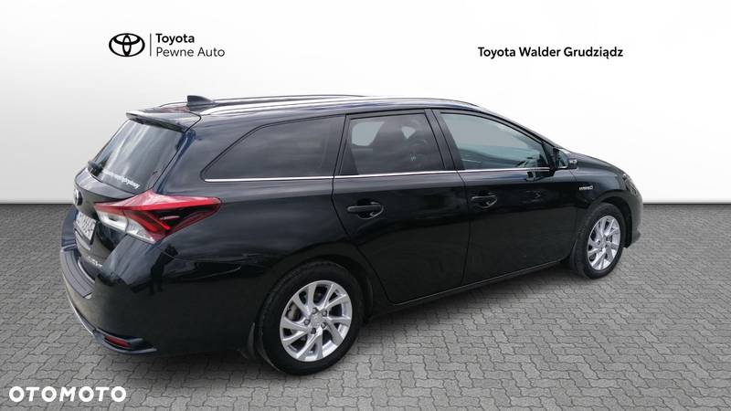 Toyota Auris - 4