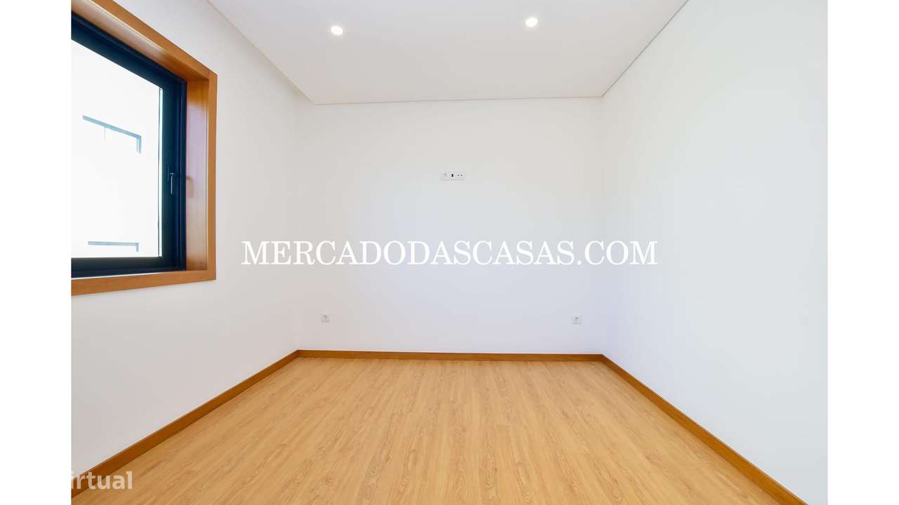 Moradia T3 Nova em S.M.Feira, junto ao castelo-29