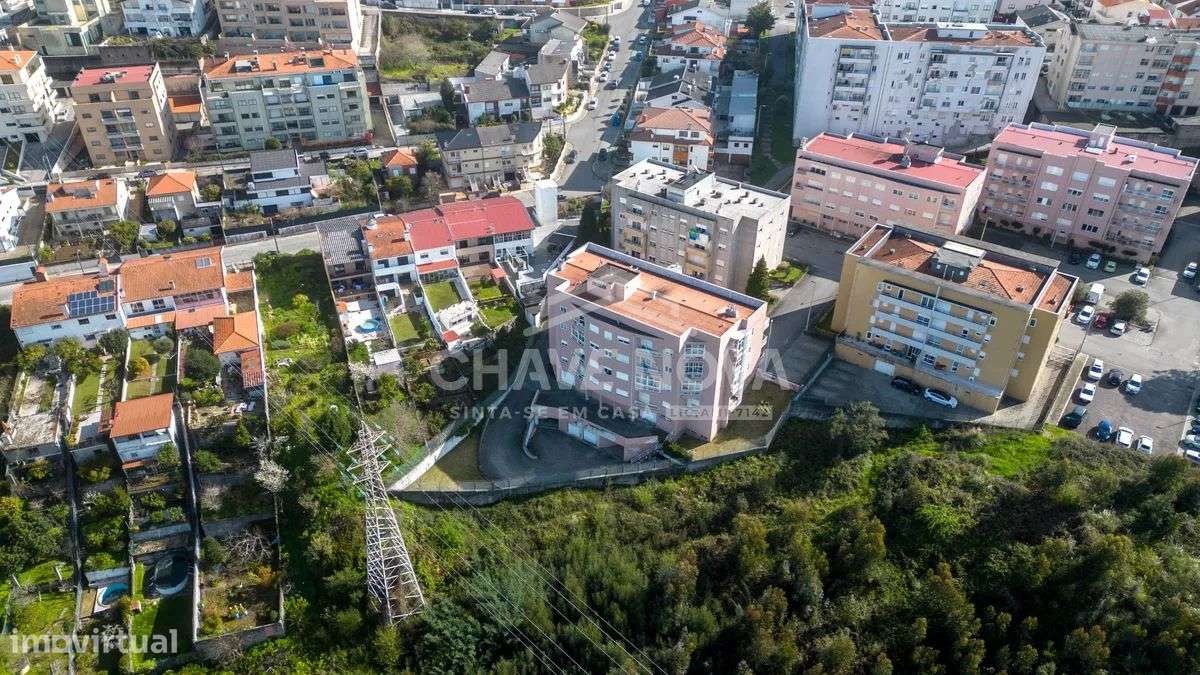 Apartamento T2 c/ varanda em Canelas-28