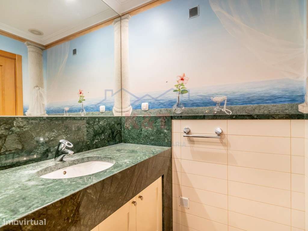 Moradia T5 de Luxo + Apartamento T3 - Lagoa-44