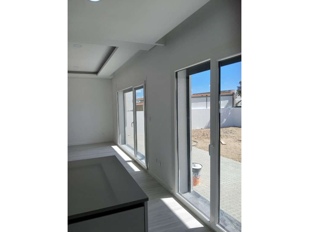 Moradia Térrea em Construção - Fernão Ferro - Grande imagem: 5/12