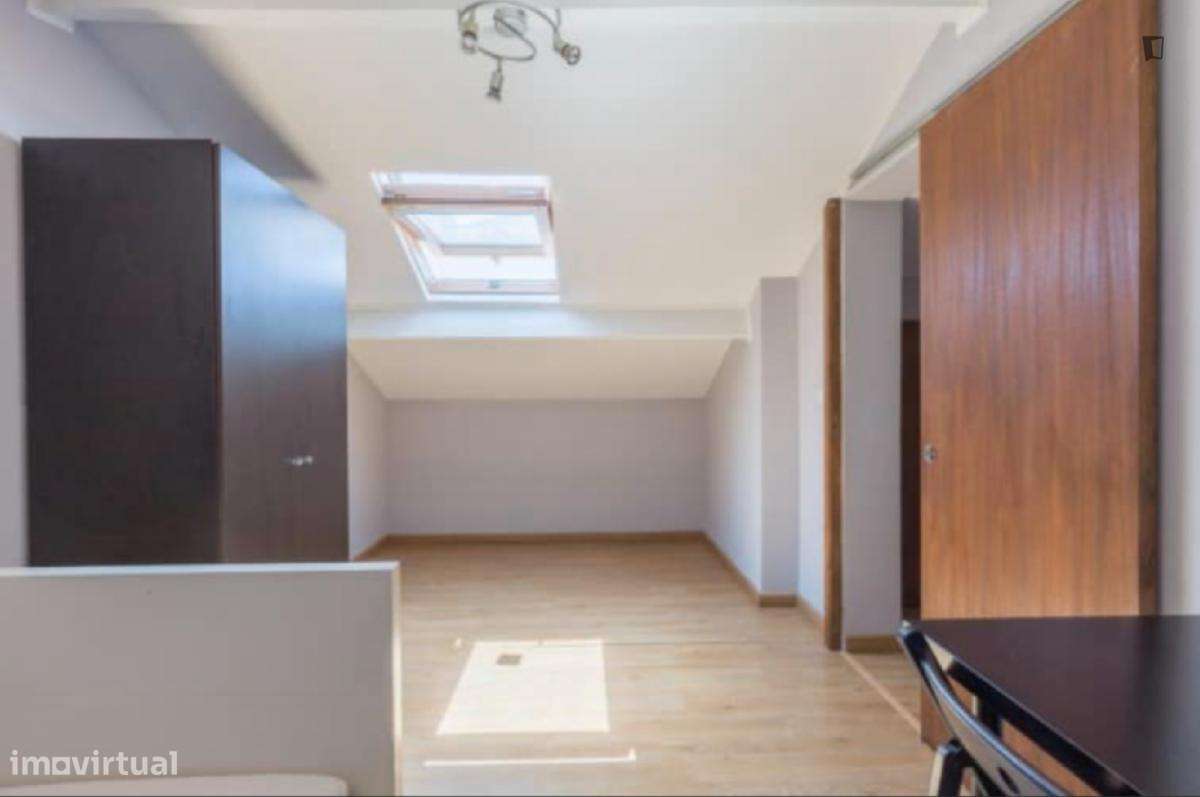 Quarto - localizado em Paranhos Porto - Grande imagem: 4/10