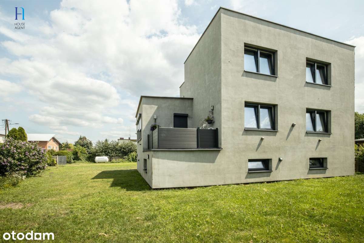 Duży dom -  600m od ścisłego centrum Łasku-13