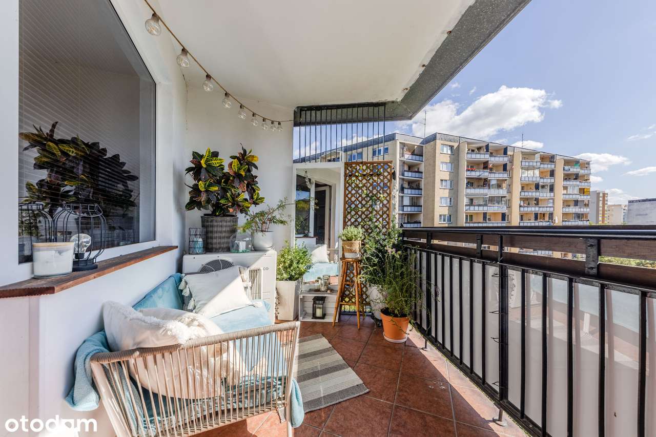 GOCŁAW 2 pokoje, balkon, piwnica.-1