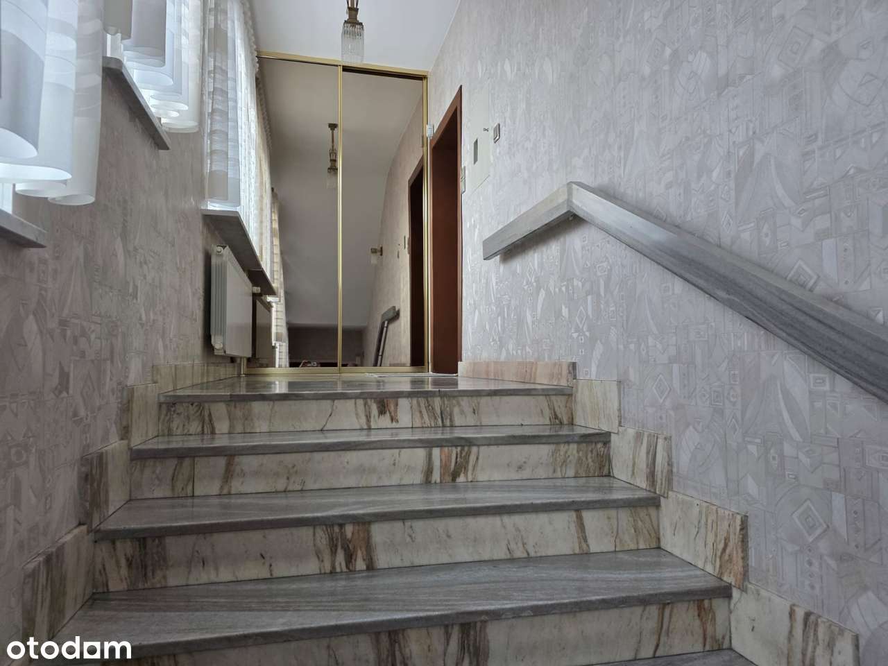 Dom z zakładem produkcyjnym Centrum-3