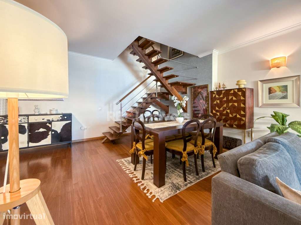 Apartamento T4 Duplex c/ Varandas, Arrecadação e Parqueamento - no ...-9
