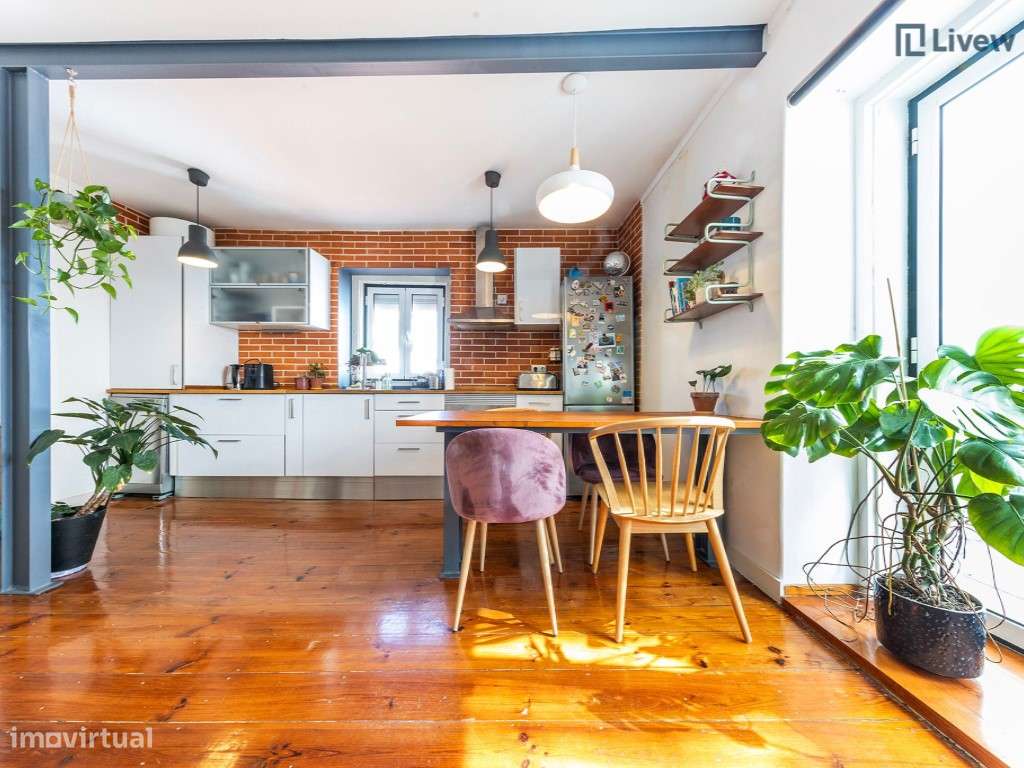 Apartamento T1 renovado e com ótima exposição solar-2