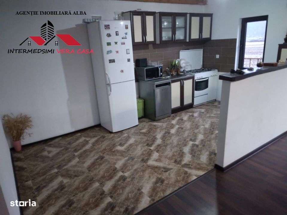 Casa nou 7 camere 3 bai de vanzare in Ampoita Jud Alba - Imagine principală: 4/10