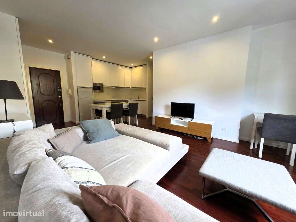 Apartamento renovado na Foz do Douro-0