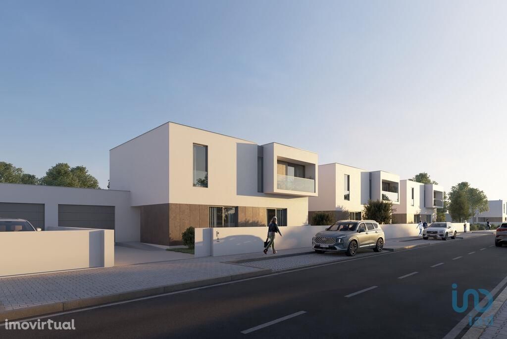 Casa / Villa T4 em Aveiro de 180,00 m2