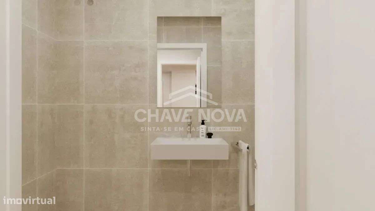 Apartamento T1 Novo c/ Lugar de Garagem e Arrumo em Santa Marinha-15