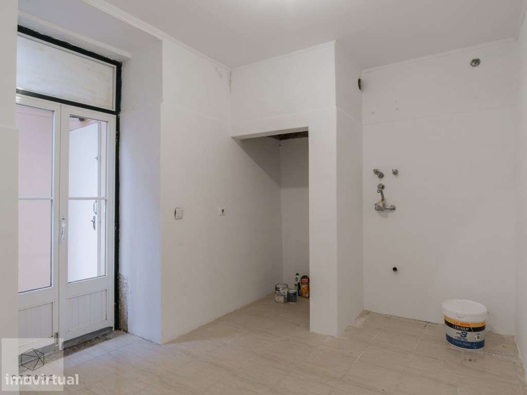 Apartamento T2 com terraço em Campo de Ourique-17