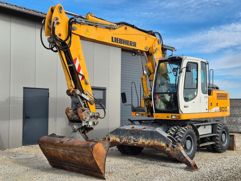 Liebherr A900 c pług i podpory z niemiec super stan / 314 / 316 / 904 / 914 / 916 / 918 / 920 2010