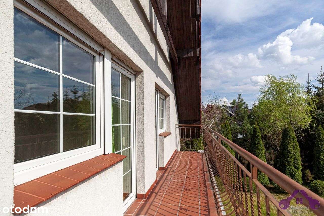 Dom z dużymi sypialniami i pomieszczeniem biurowym-18