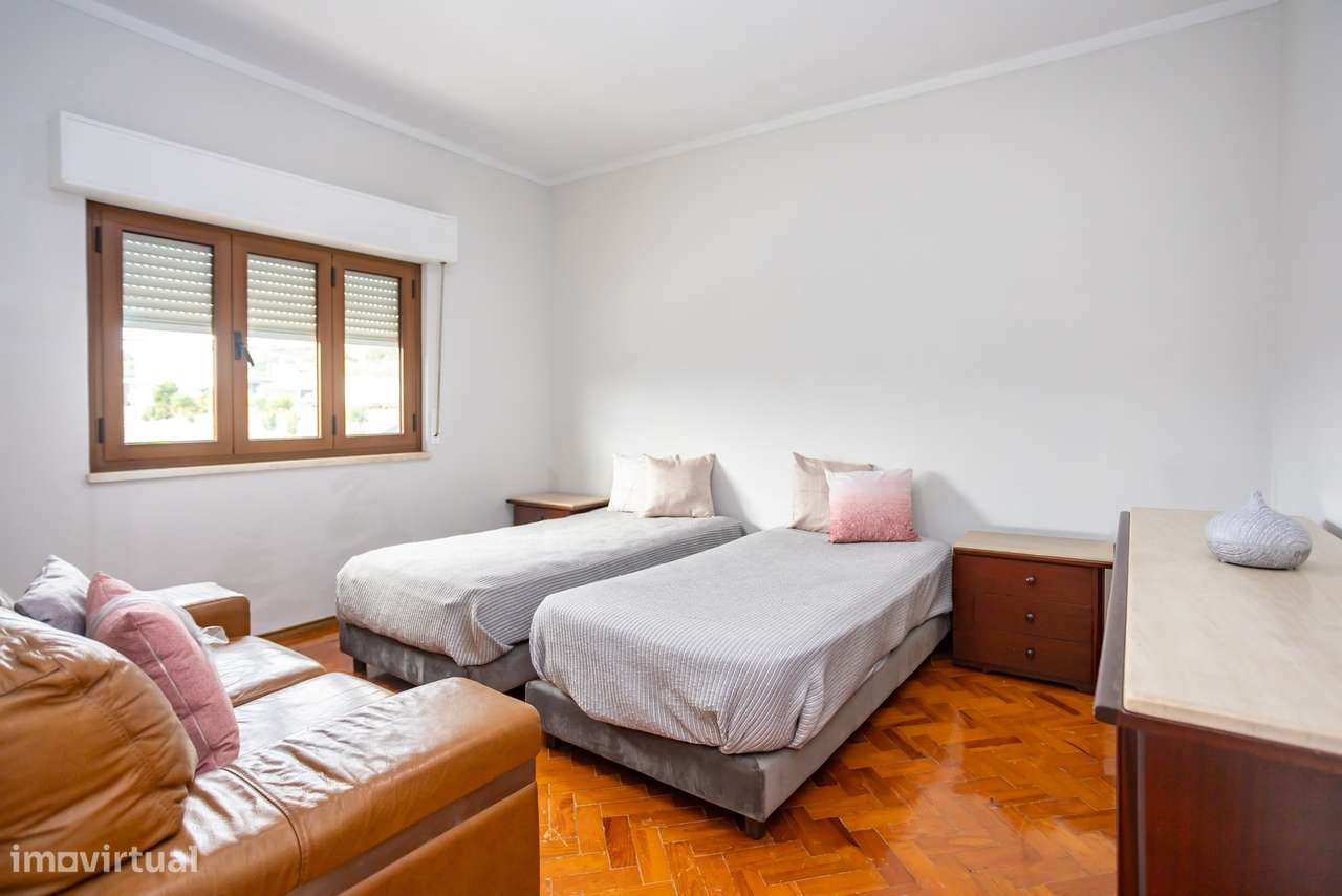 Moradia T5 com 223 m², Box e Sótão na Quinta da Peça, em Loures-18