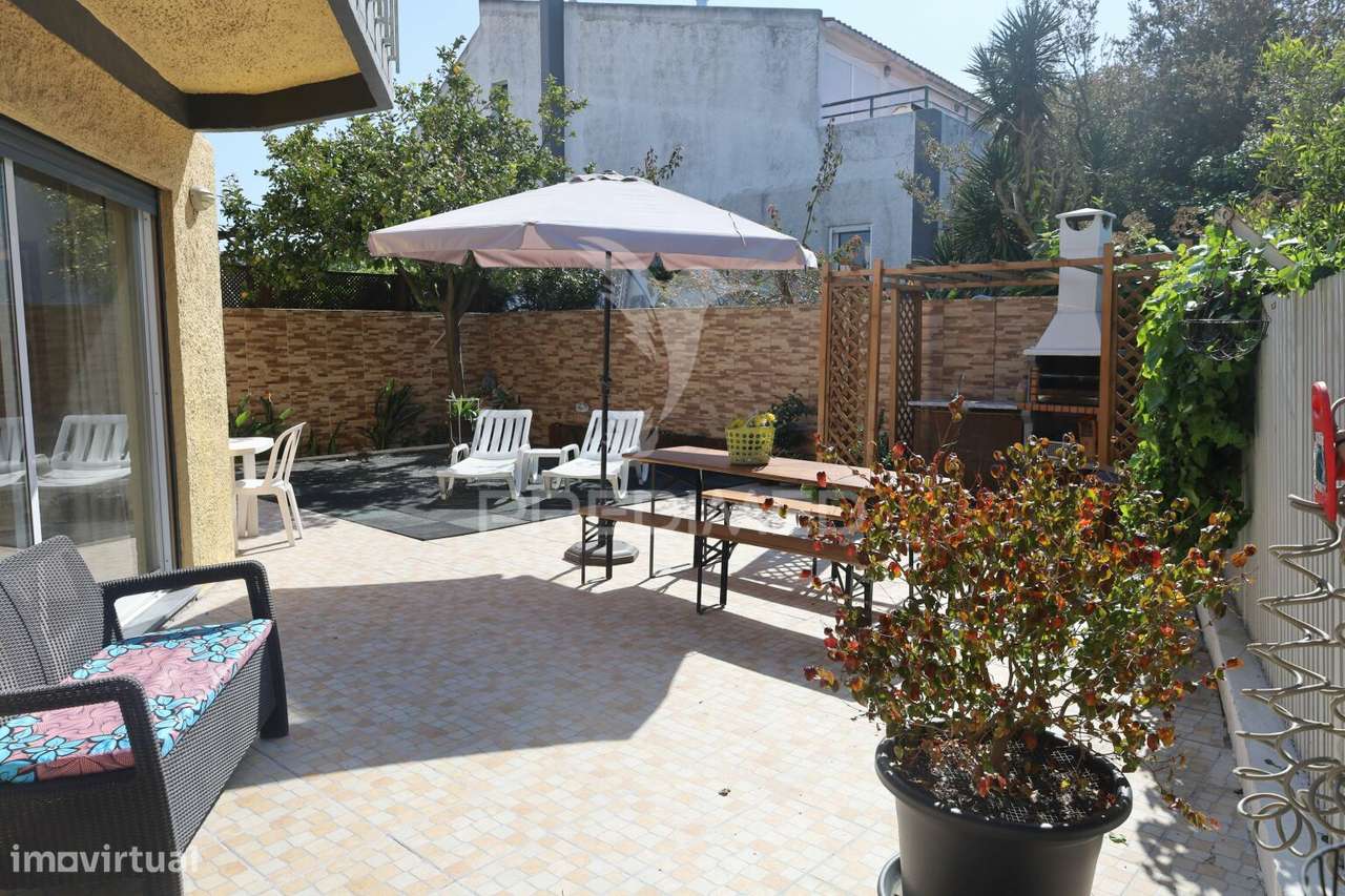 Moradia T5 remodelada - Grande imagem: 1/33