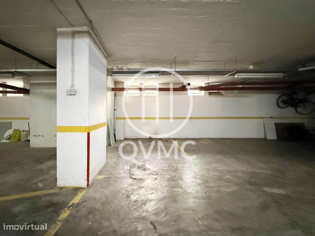 Apartamento T1 na Cavaleira com parqueamento e varanda-28