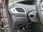 Renault Grand Scenic - 13