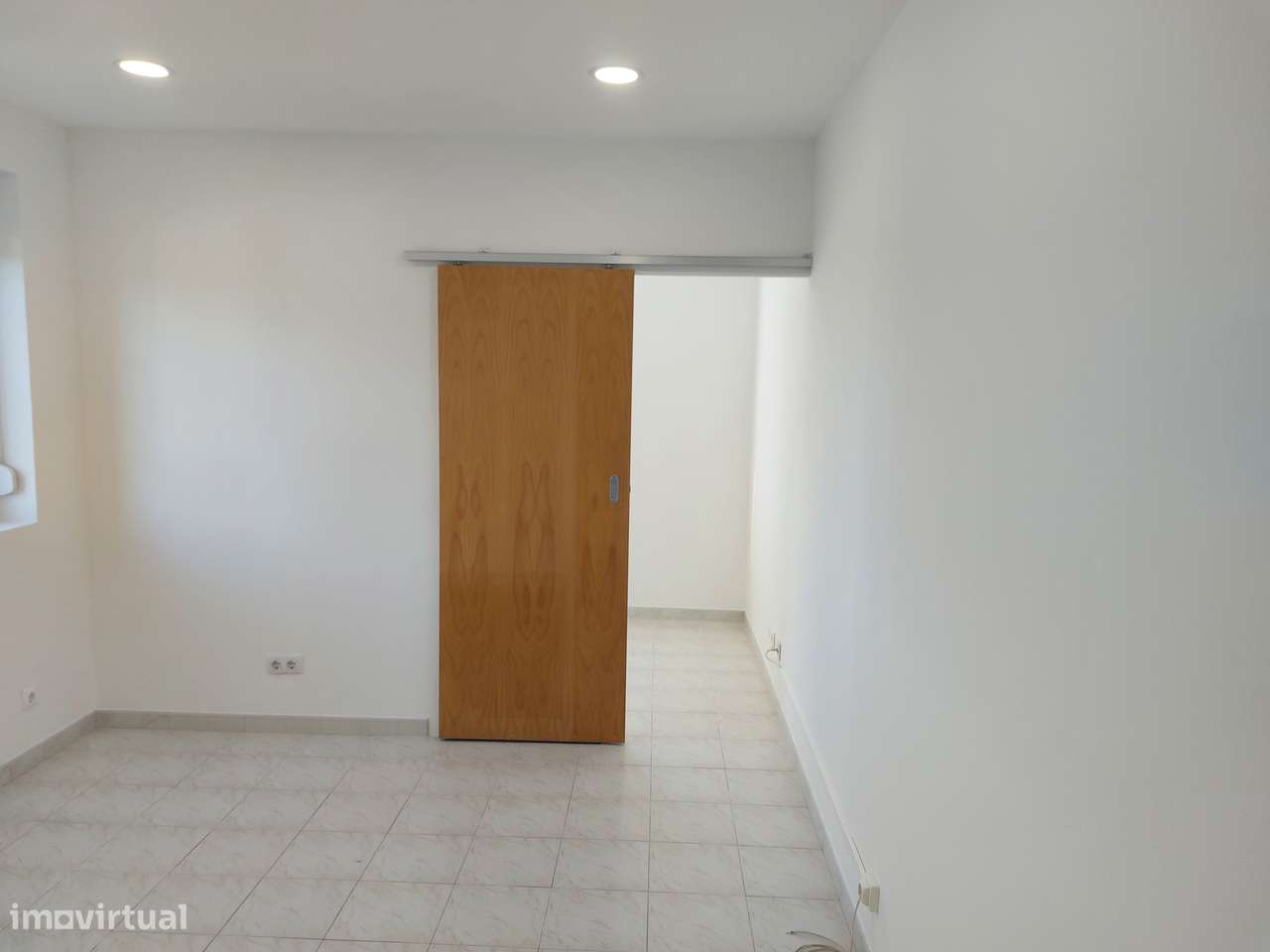 T0 transformado em T1 | 46 m² | Alcabideche | Excelente Oportunidade - Grande imagem: 5/18