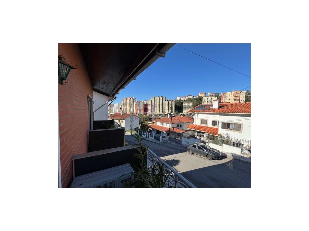 VENDE-SE MORADIA T4+1 COM PISCINA AQUECIDA E GARAGEM.-12