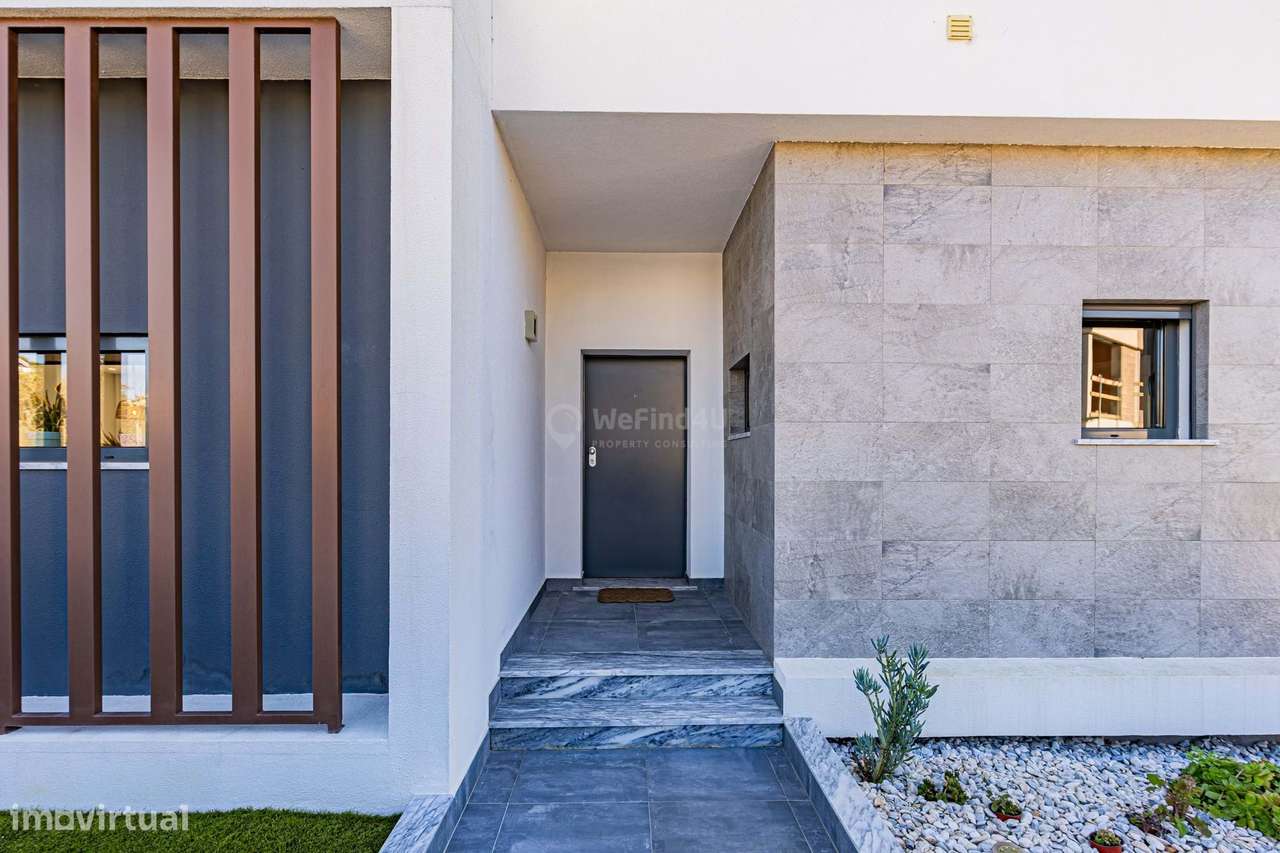 Moradia Térrea T3 c/piscina, lote de 474m² - Única na Caparica-40