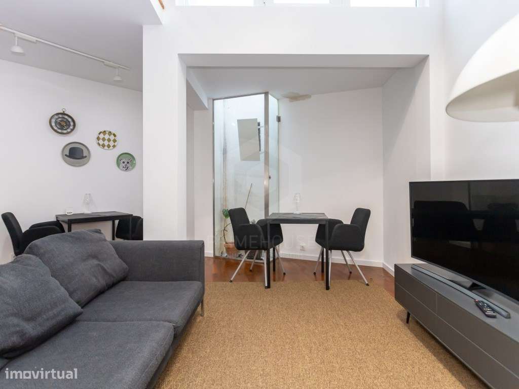 Predio no centro historico do seixal-8