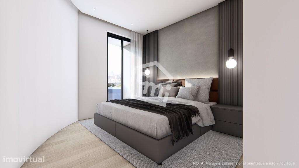 T2 Novo junto à principal estação de metro da Senhora da Hora com vara-5