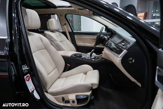 BMW Seria 5 525d Touring Aut. Luxury Line - 12