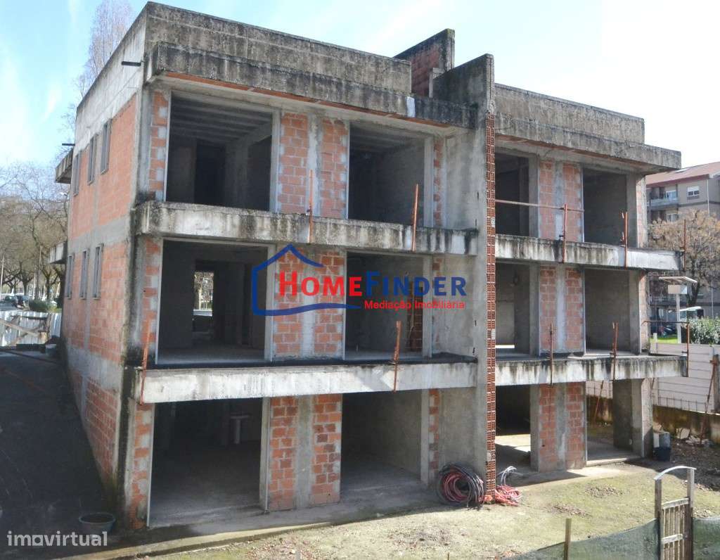 Moradia Geminada V3 - São Victor - Grande imagem: 2/31