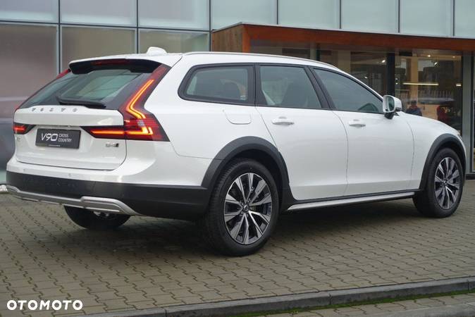 Volvo V90 Cross Country - 6