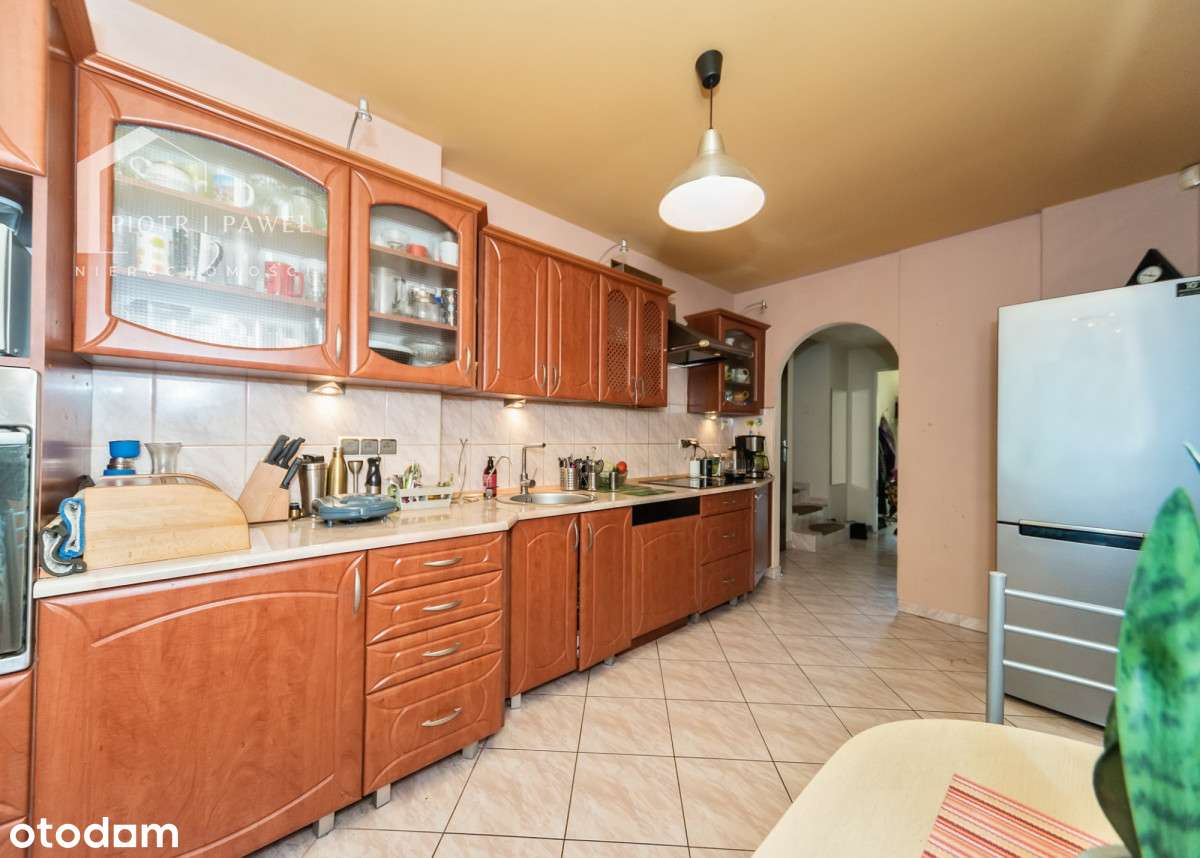 Dom z potencjałem – kominek, taras, garaż!-6