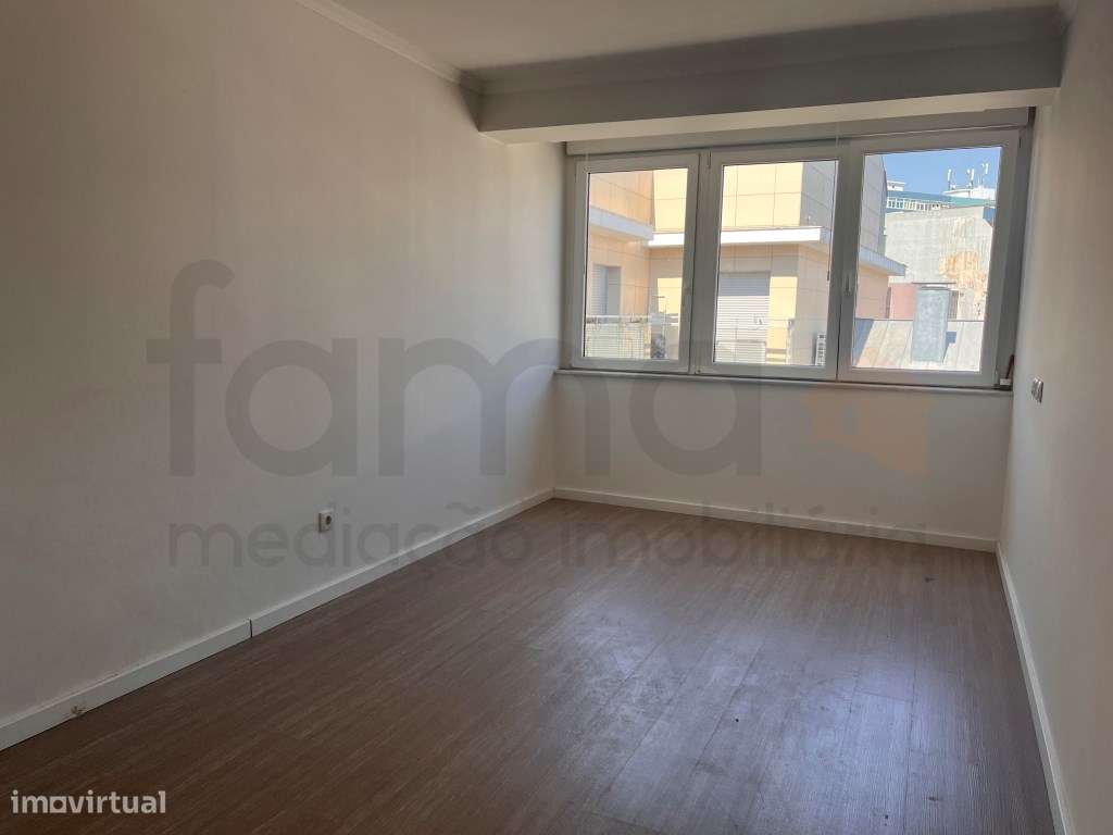 T4+1 no Centro da Amadora ideal para famílias-20