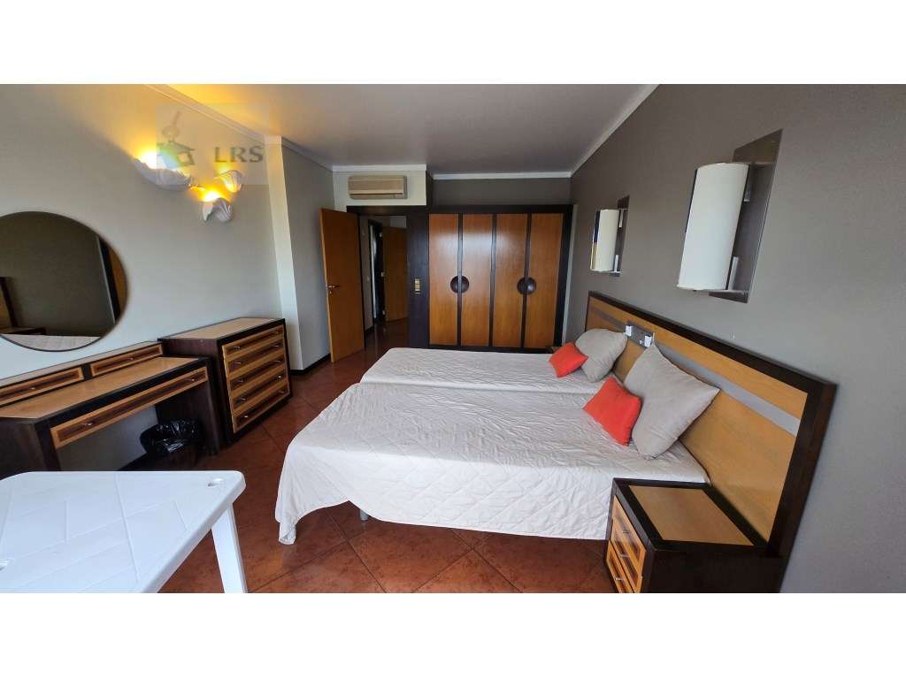 Albufeira central, sinta-se em férias o ano inteiro. apartamento T2...-5
