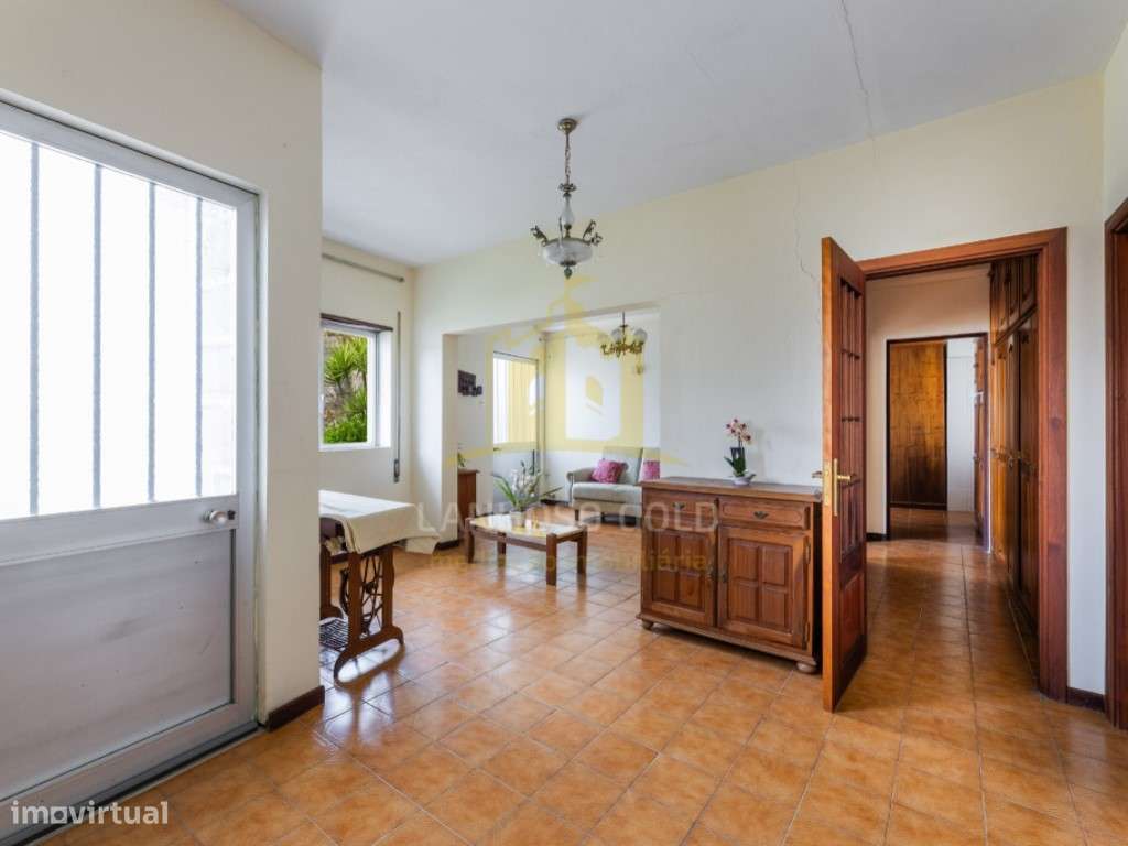 Moradia T6 em Lanhoso - Espaço, Conforto e Versatilidade-19