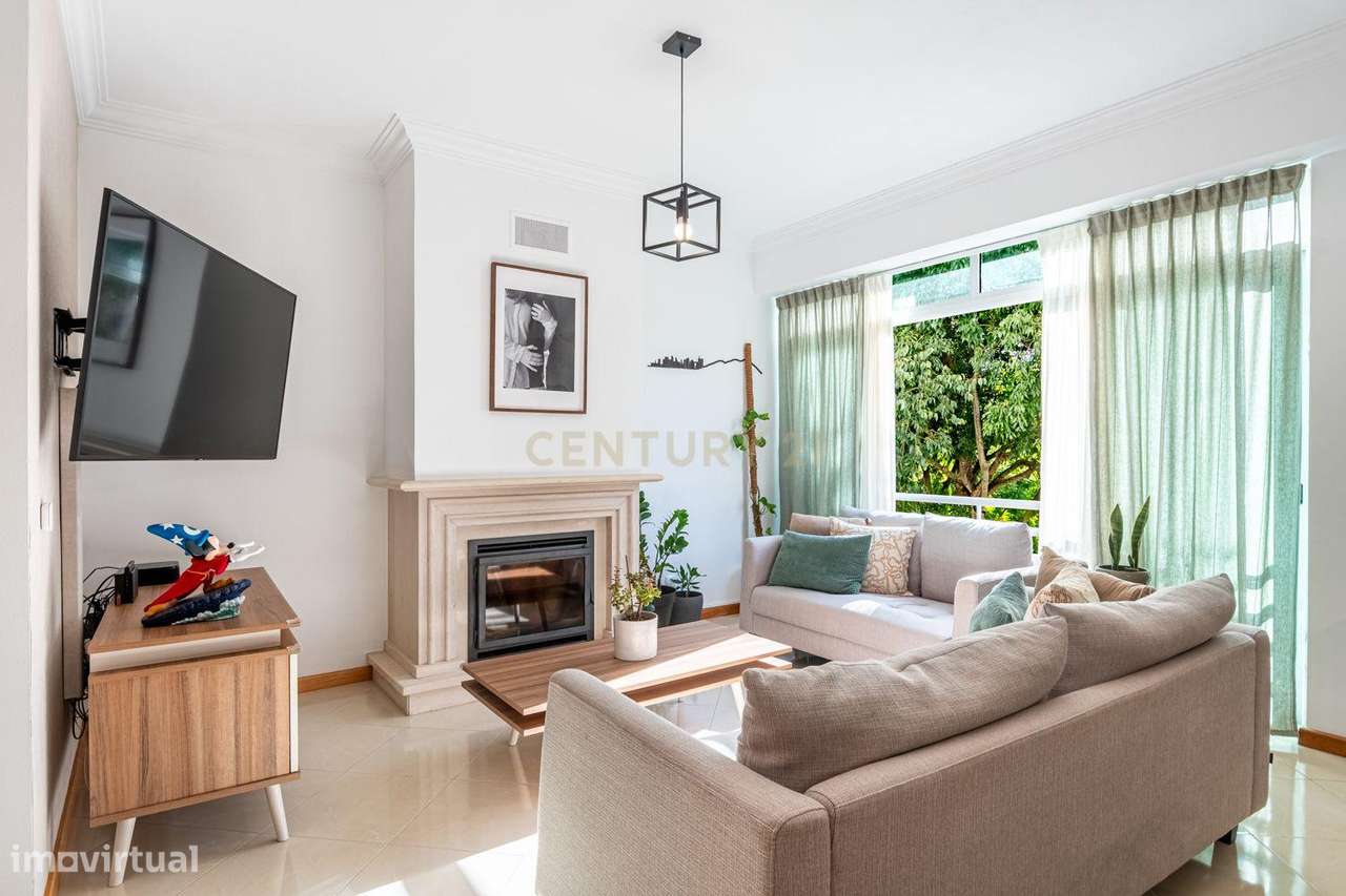 T3 em excelente estado com box de 41 m² e lareira | Vialonga-2