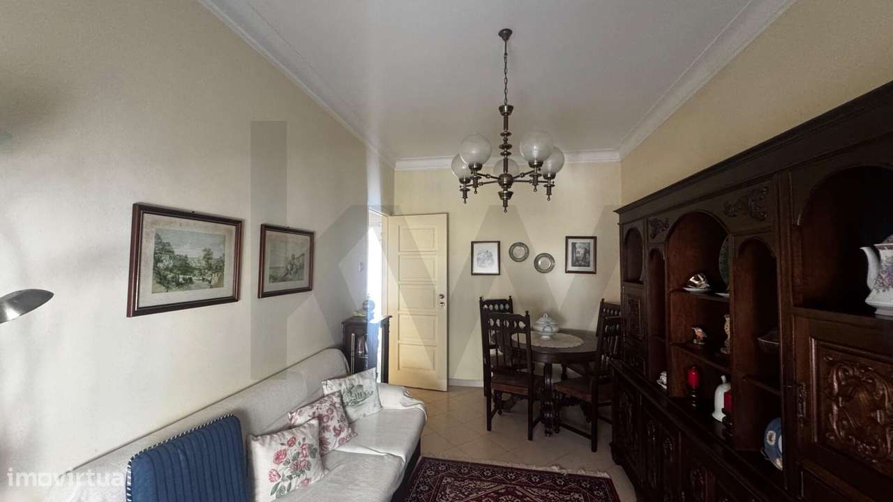 T2 em Queluz: 1º Andar a 1 Minuto do Comboio – Estimado e com Localiza - Grande imagem: 5/16