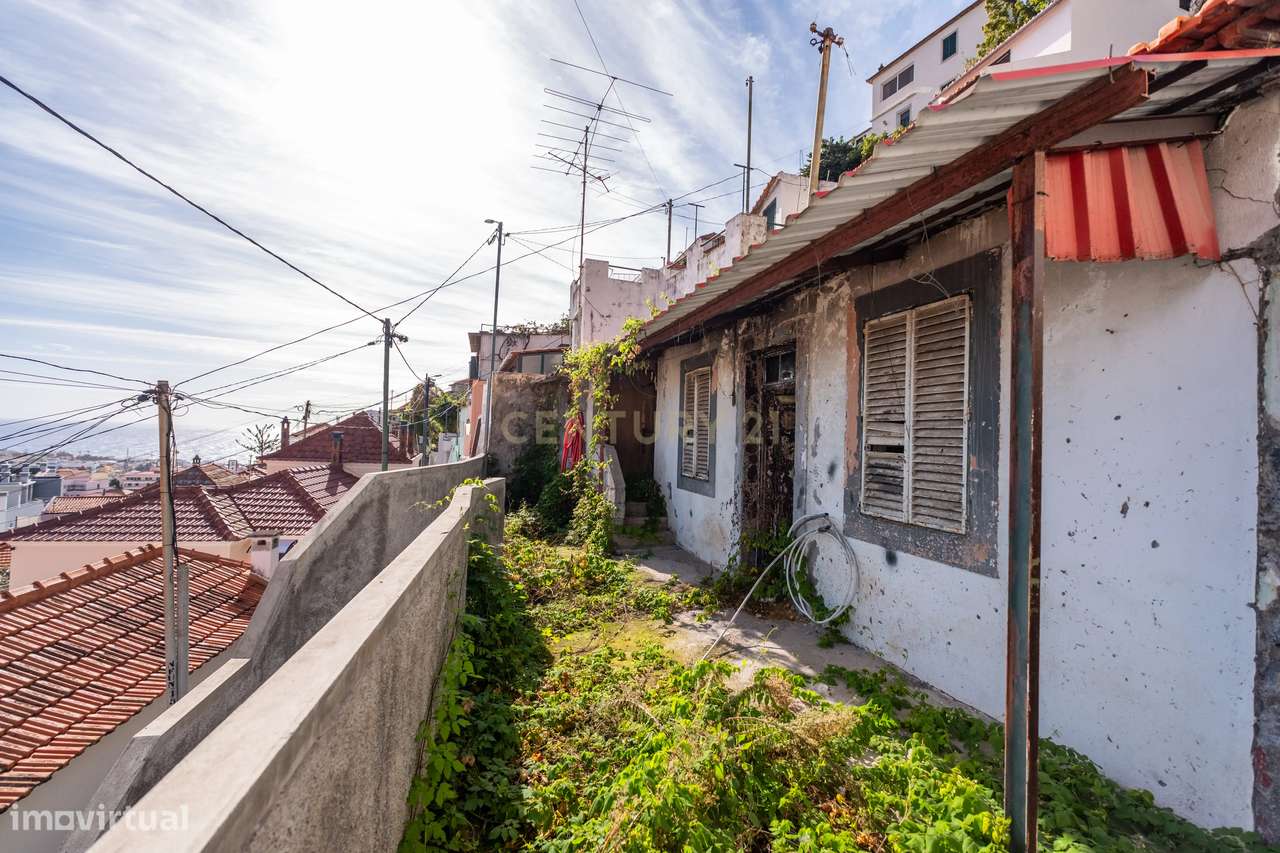 Moradia T2 no coração do Funchal-28