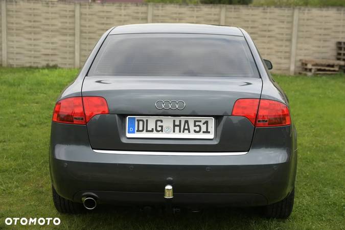 Audi A4 2.0 - 6