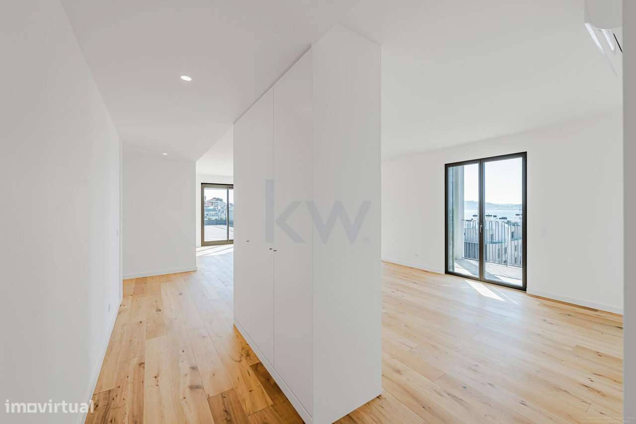 Penthouse T4+1 Dafundo com Terraço e Piscina - Grande imagem: 4/60