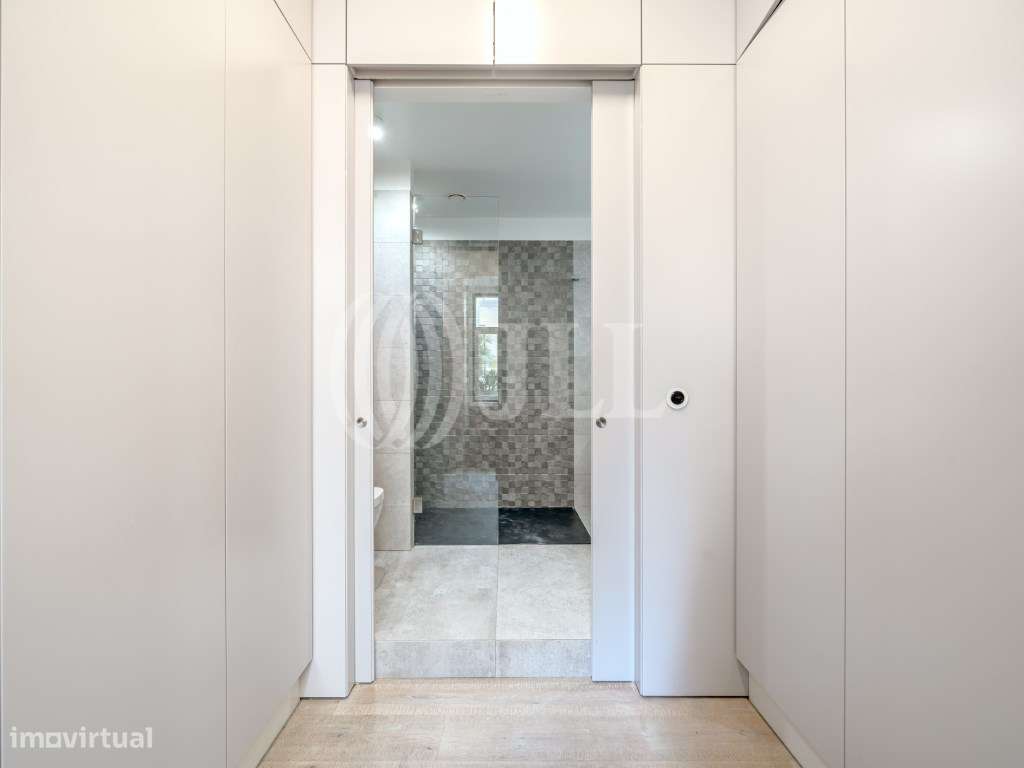 Apartamento T2+2 , renovado, em Alfama, Lisboa-18