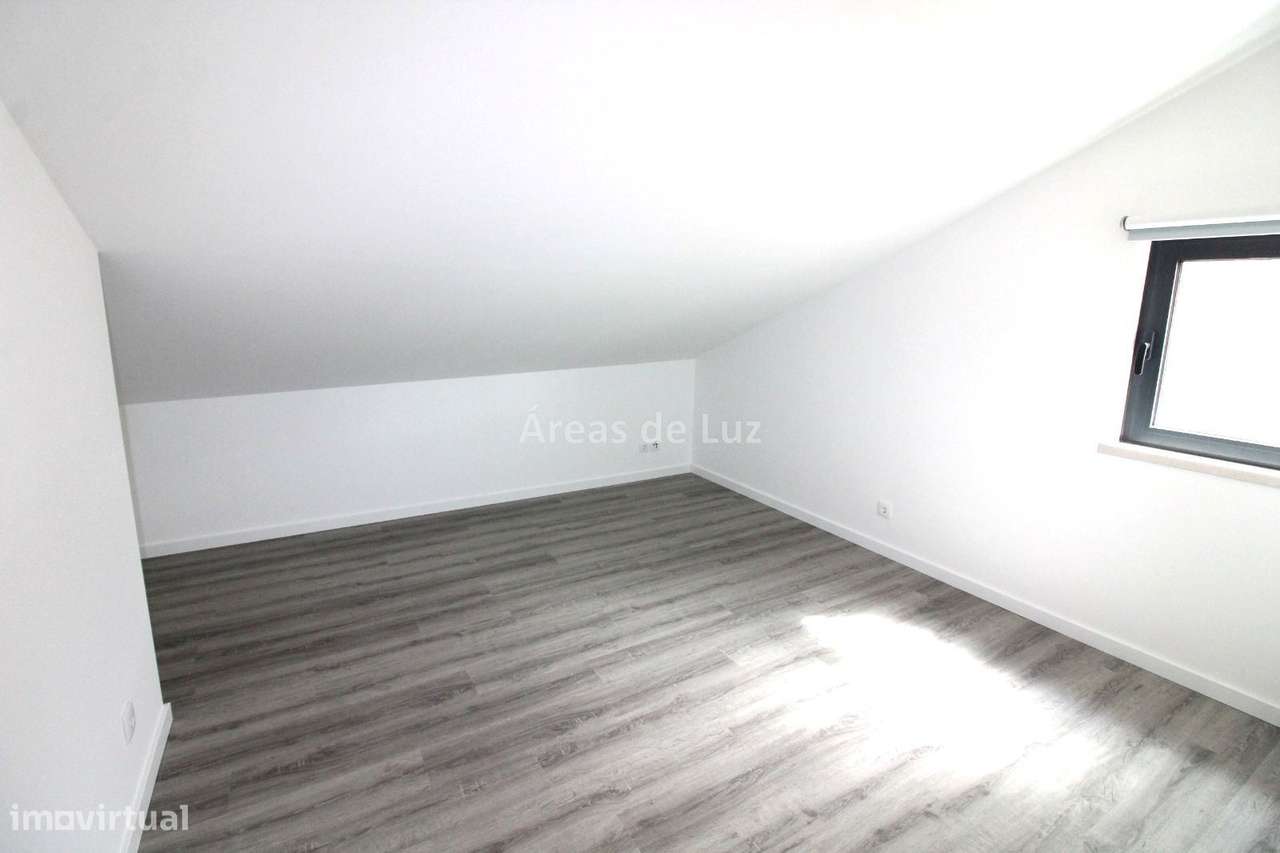 Moradia Unifamiliar T4 - Reguengo do Fétal-13