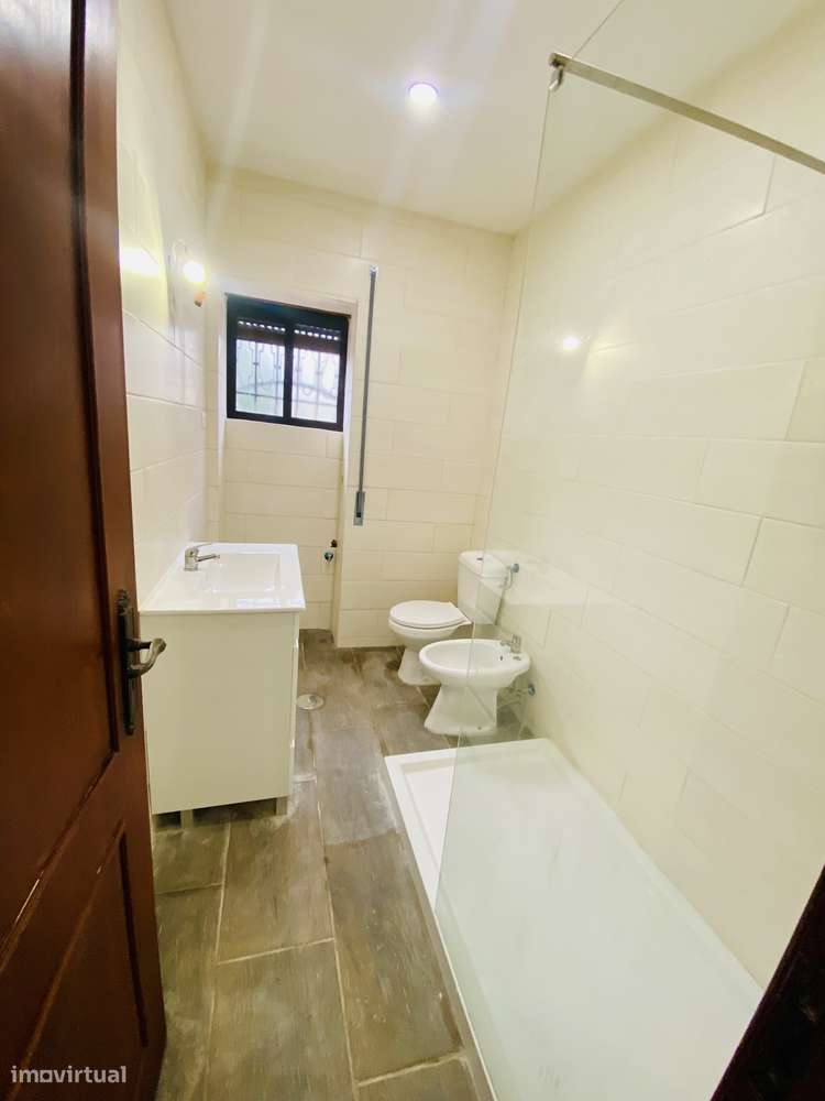 Arrenda-se T2 totalmente renovado - Grande imagem: 5/8