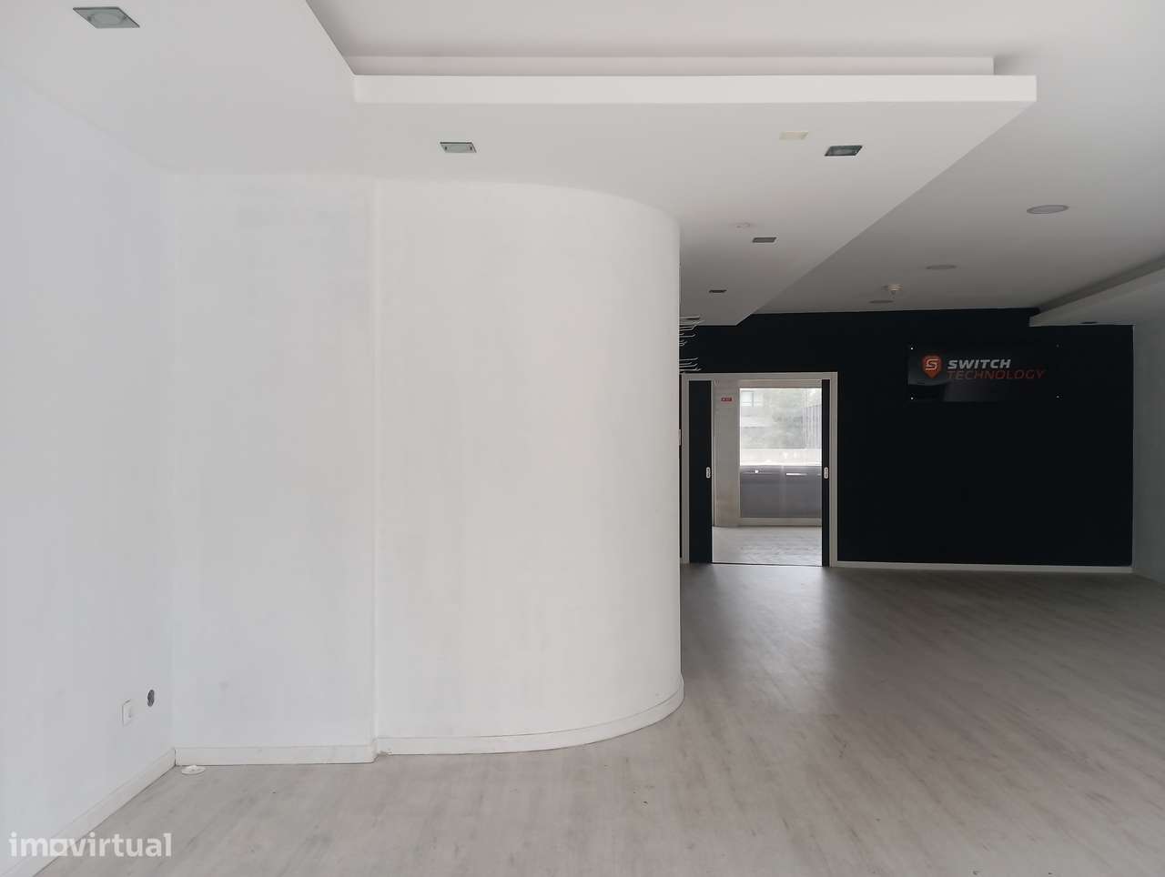 Loja c/ 180m² + Terraço - Circunvalação (H.S.João) - Porto - Grande imagem: 5/16