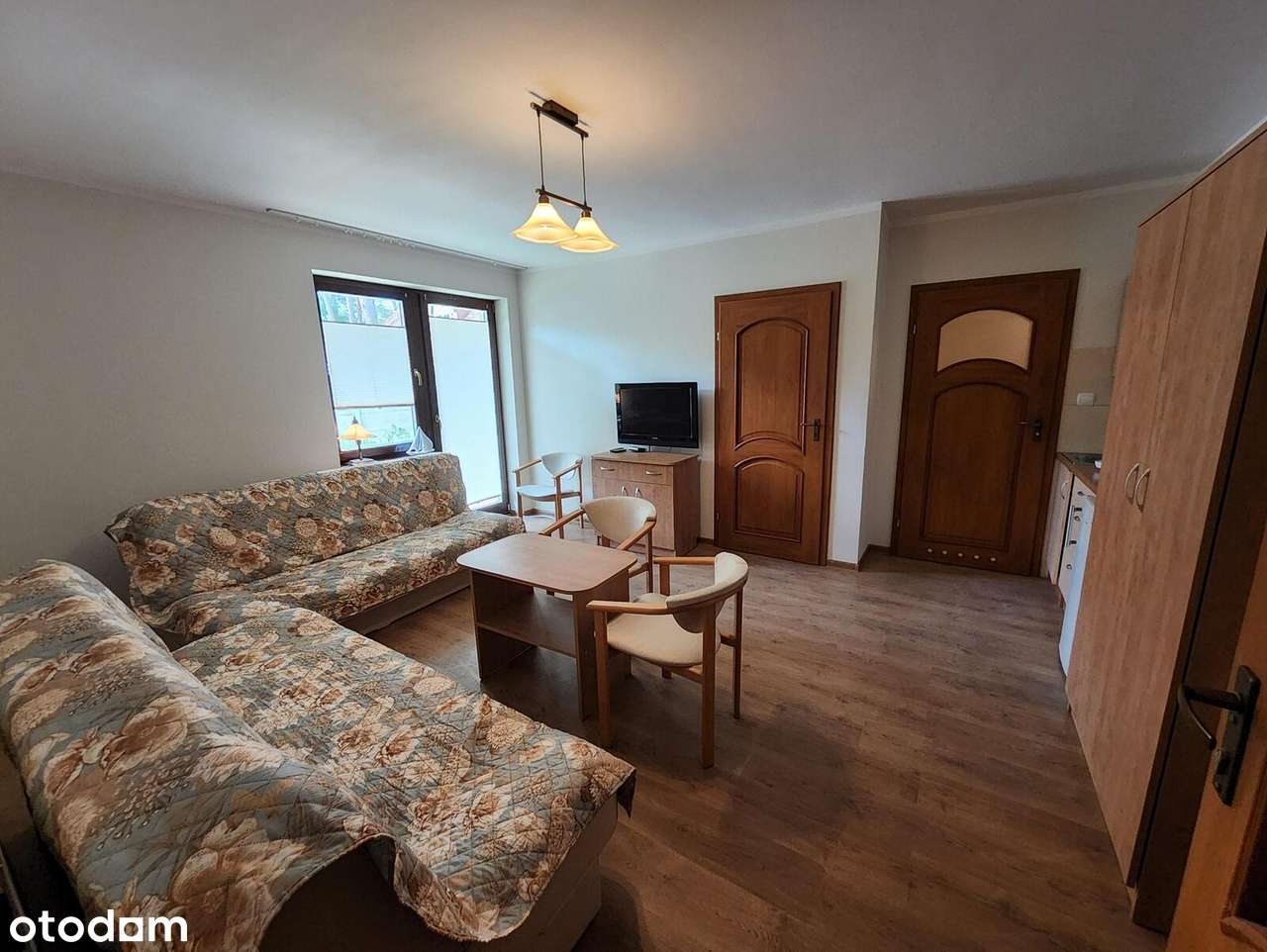 Uroczy pensjonat w lesie, blisko morza.-4