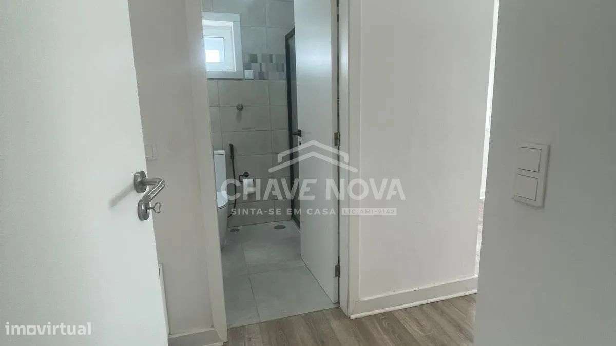 Moradia T4 Totalmente Remodelada em Águas Santas-18