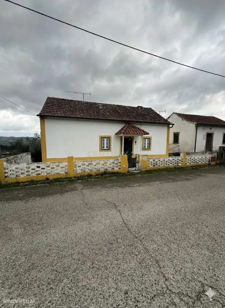 Moradia Renovada T3 com Terreno e Árvores de Fruto – Alvaiázere-0