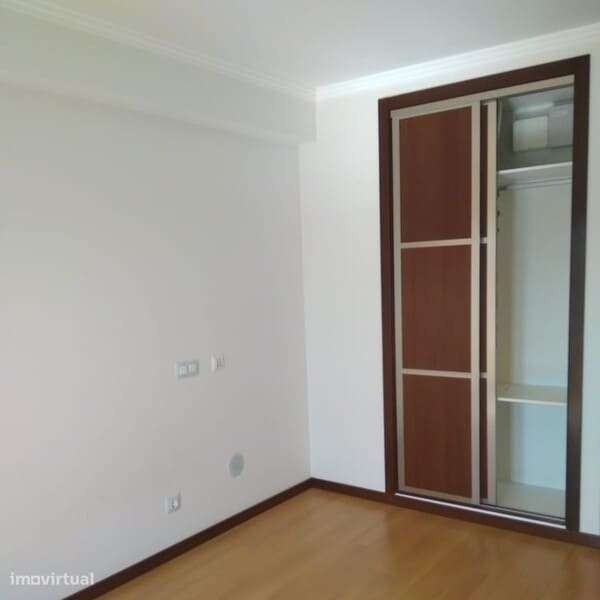 Excelente T2 com garagem!-10