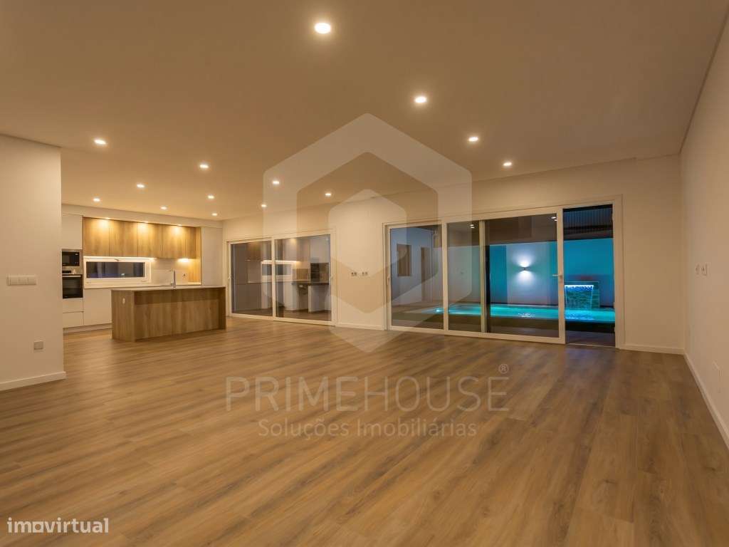 Moradia com 3 suites, garagem e piscina na Av. de Negreiros - Quint...-9