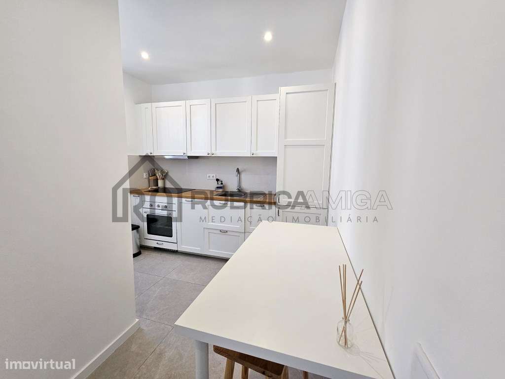 Moradia V2 em Loulé renovada com terraço e logradouro-6