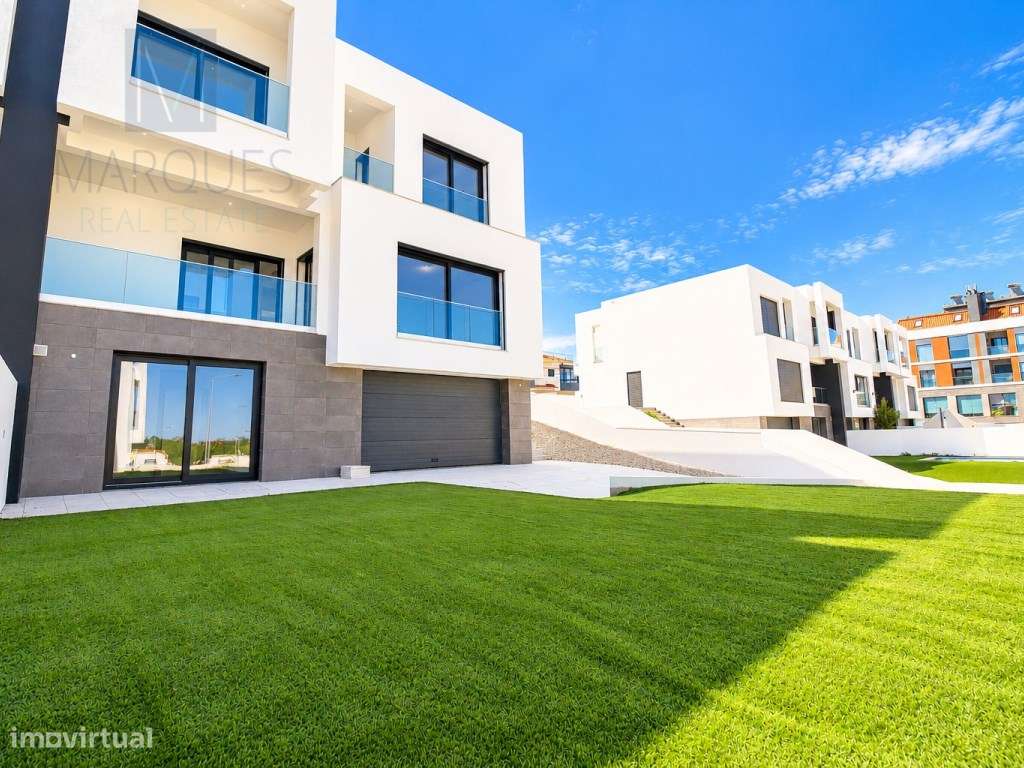 Moradia V4 com Garagem, Logradouro e Jardim em Vale de Milhaços - C...-32
